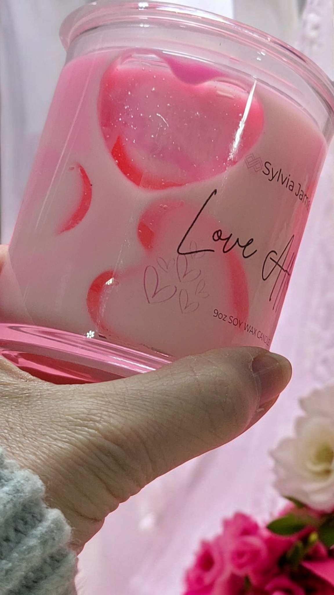 Love Affair – Vanilla Scented Candle with Large Gel Wax Hearts