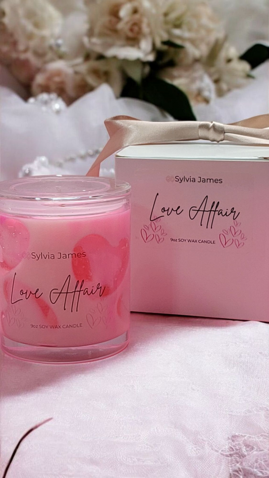 Love Affair – Vanilla Scented Candle with Large Gel Wax Hearts
